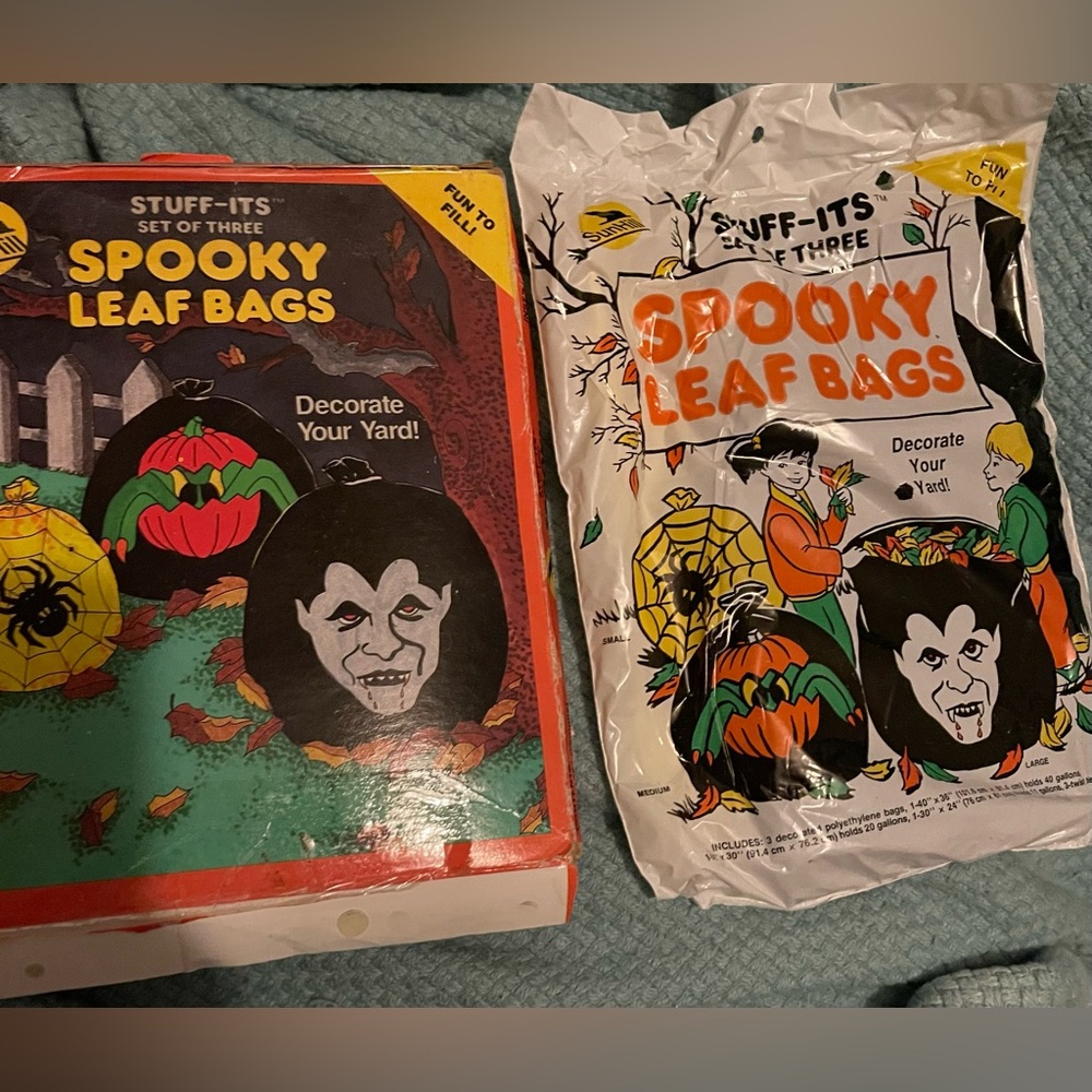 Vintage Sun Hill Spooky Halloween Leaf Bags Spider Vampire